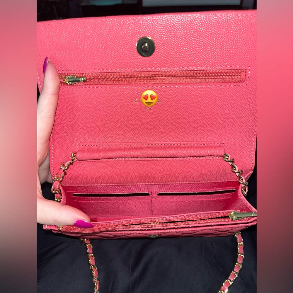 Chic Quilted Pink Leather Clutch - Picture 2 of 5